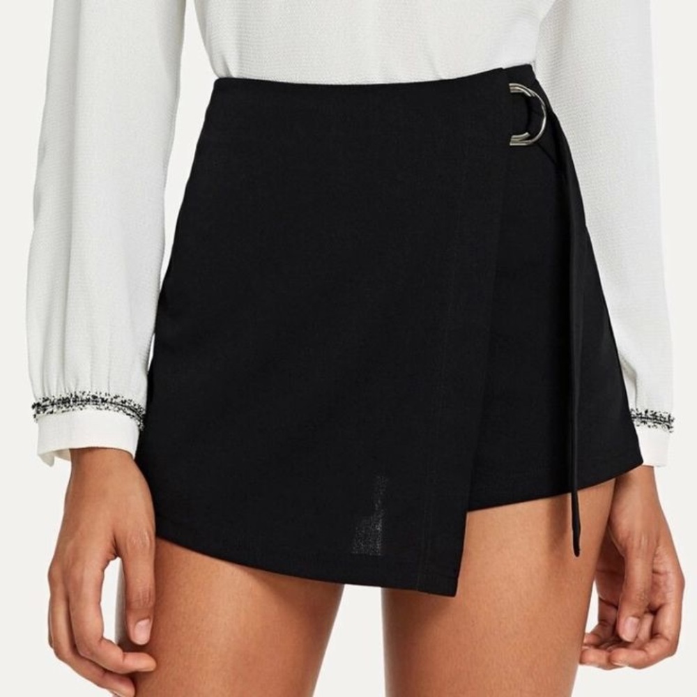 NWOT Wrap Skort in Black - M